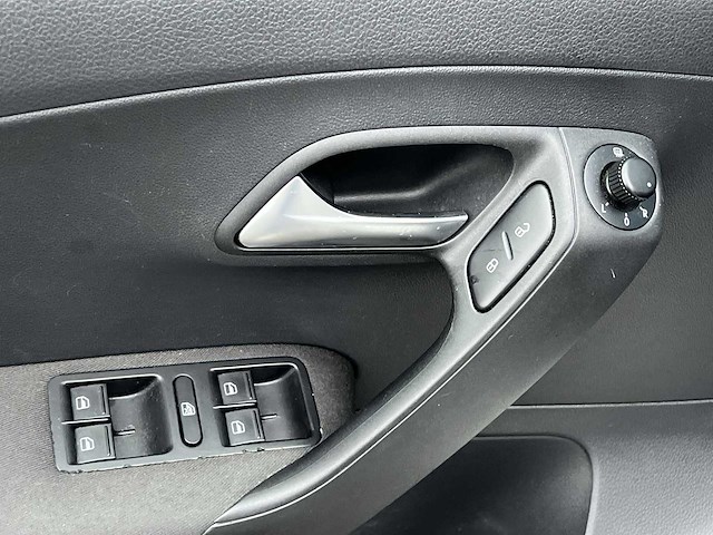 Volkswagen polo 1.2 tsi highline 2014 | t-909-sp - afbeelding 2 van  29