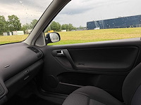 Volkswagen polo 1.4-16v comfortline , 02-gt-rv - afbeelding 3 van  11