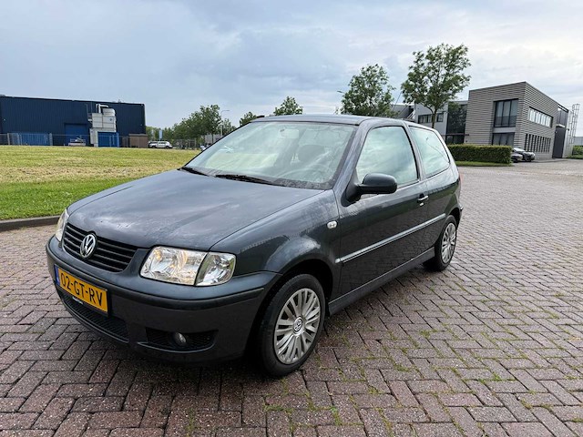 Volkswagen polo 1.4-16v comfortline , 02-gt-rv - afbeelding 1 van  11