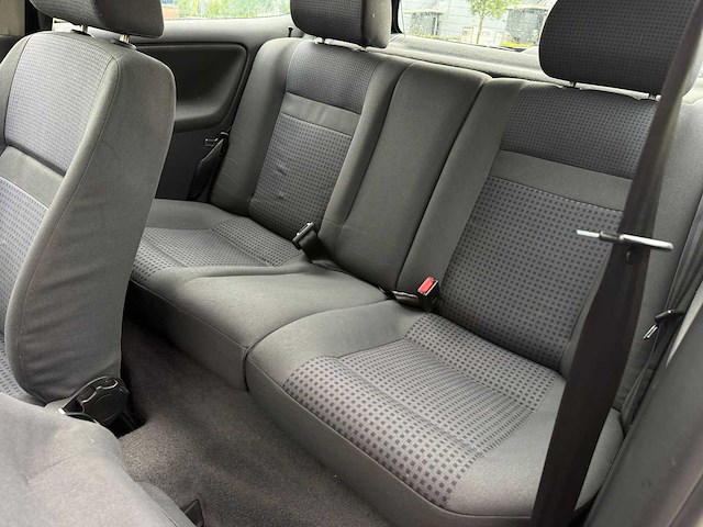 Volkswagen polo 1.4-16v comfortline , 02-gt-rv - afbeelding 10 van  11