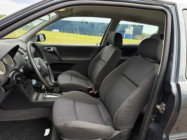 Volkswagen polo 1.4-16v comfortline , 02-gt-rv - afbeelding 13 van  17