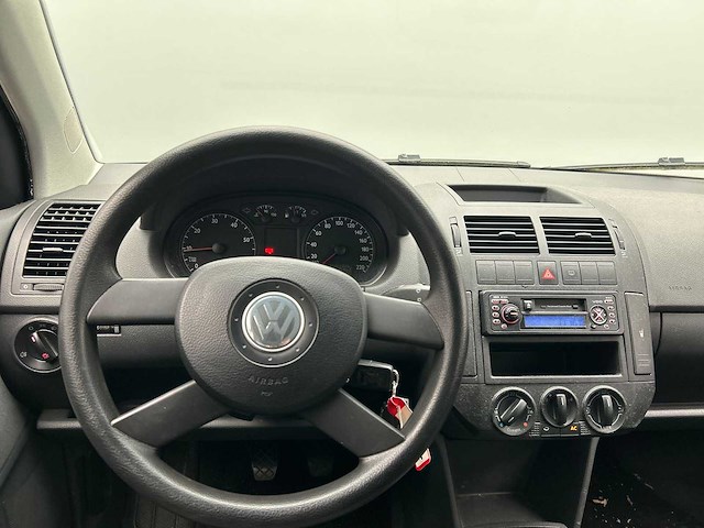 Volkswagen polo 1.4-16v comfortline 2003 | 24-lt-fz - afbeelding 12 van  29