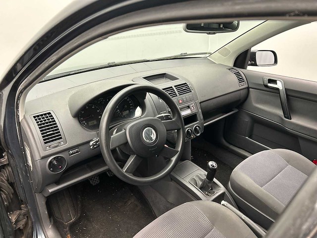 Volkswagen polo 1.4-16v comfortline 2003 | 24-lt-fz - afbeelding 14 van  29