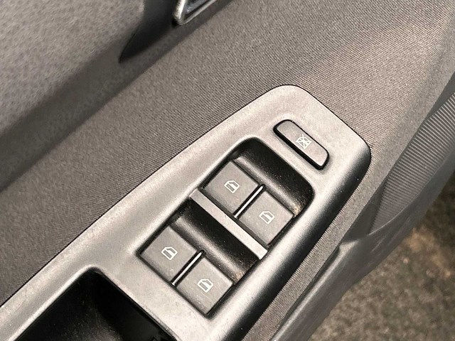 Volkswagen polo 1.4-16v comfortline 2003 | 24-lt-fz - afbeelding 15 van  29