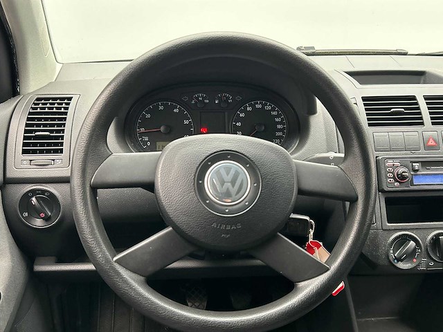 Volkswagen polo 1.4-16v comfortline 2003 | 24-lt-fz - afbeelding 18 van  29