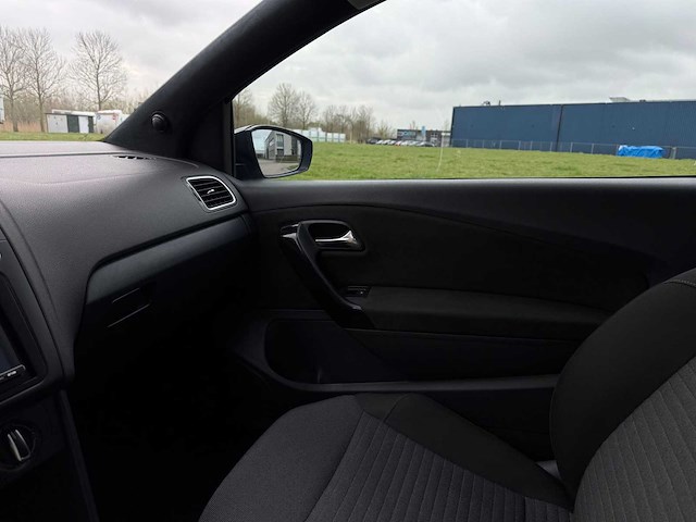 Volkswagen polo 1.4 16v comfortline, 55-kvn-4 - afbeelding 13 van  17