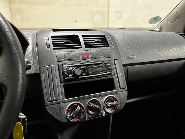 Volkswagen polo 1.4-16v comfortline 80pk 2009 (origineel-nl), 86-hnz-2 - afbeelding 17 van  64