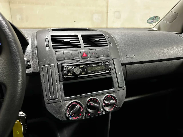 Volkswagen polo 1.4-16v comfortline 80pk 2009 (origineel-nl), 86-hnz-2 - afbeelding 17 van  66