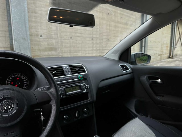 Volkswagen polo 1.4-16v comfortline 86pk 2011 (origineel-nl), 96-rfg-3 - afbeelding 15 van  45