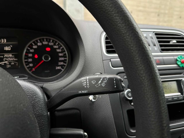 Volkswagen polo 1.4-16v comfortline 86pk 2011 (origineel-nl), 96-rfg-3 - afbeelding 18 van  45