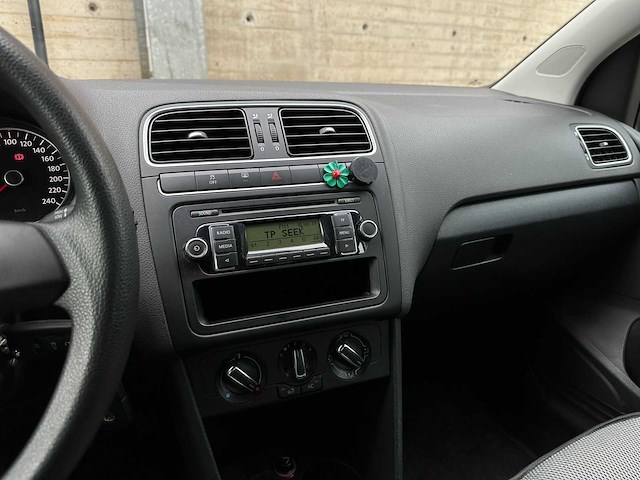 Volkswagen polo 1.4-16v comfortline 86pk 2011 (origineel-nl), 96-rfg-3 - afbeelding 21 van  45
