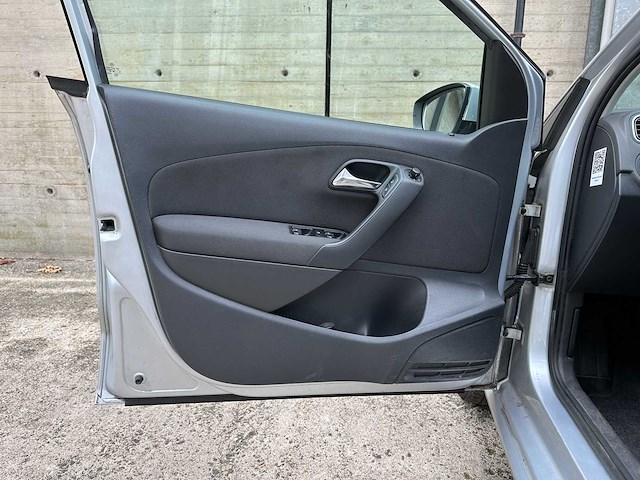 Volkswagen polo 1.4-16v comfortline 86pk 2011 (origineel-nl), 96-rfg-3 - afbeelding 23 van  45