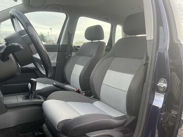 Volkswagen polo 1.4-16v cross 2009 | 37-hjr-9 - afbeelding 20 van  25