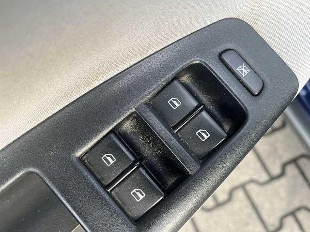 Volkswagen polo 1.4-16v cross 2009 | 37-hjr-9 - afbeelding 22 van  25