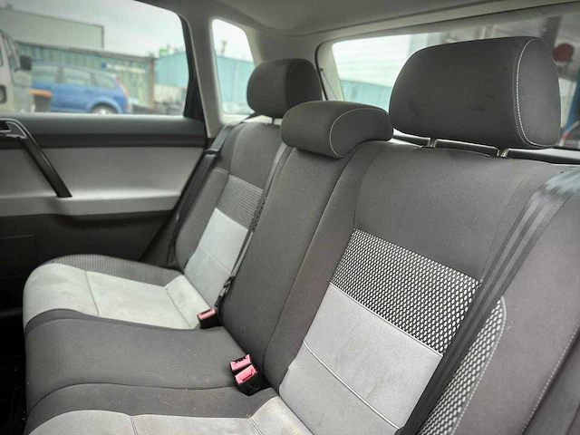 Volkswagen polo 1.4 16v cross, 90-hpf-8 - afbeelding 4 van  13