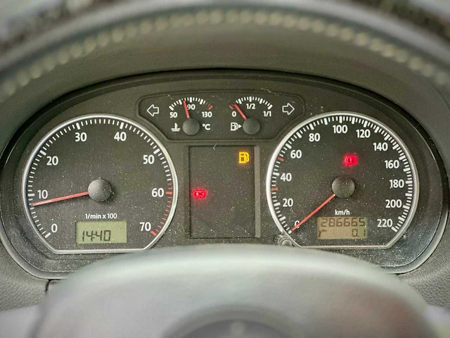 Volkswagen polo 1.4 16v cross, 90-hpf-8 - afbeelding 5 van  13