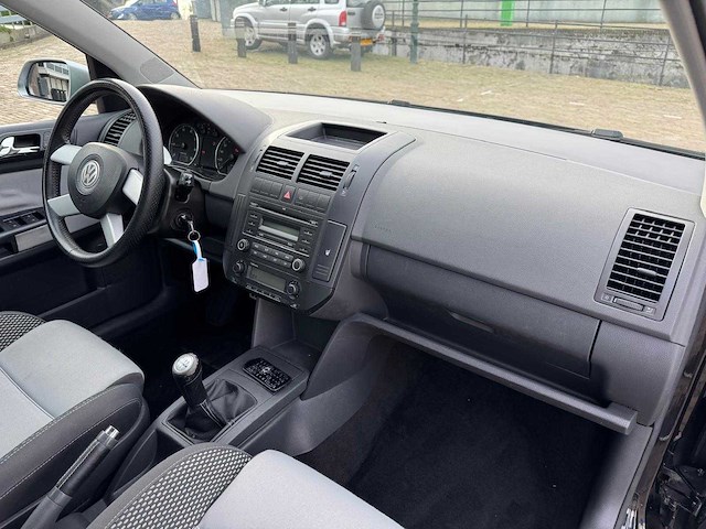 Volkswagen polo 1.4-16v cross clima 13-zn-fh - afbeelding 17 van  34