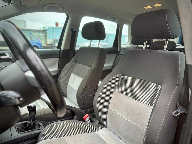 Volkswagen polo 1.4 16v cross,90-hpf-8 - afbeelding 11 van  13