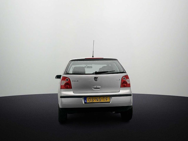 Volkswagen polo 1.4-16v fsi 2004 - afbeelding 16 van  18