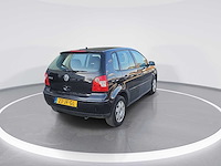 Volkswagen polo 1.4-16v highline 2002 | 23-jf-gl - afbeelding 17 van  20