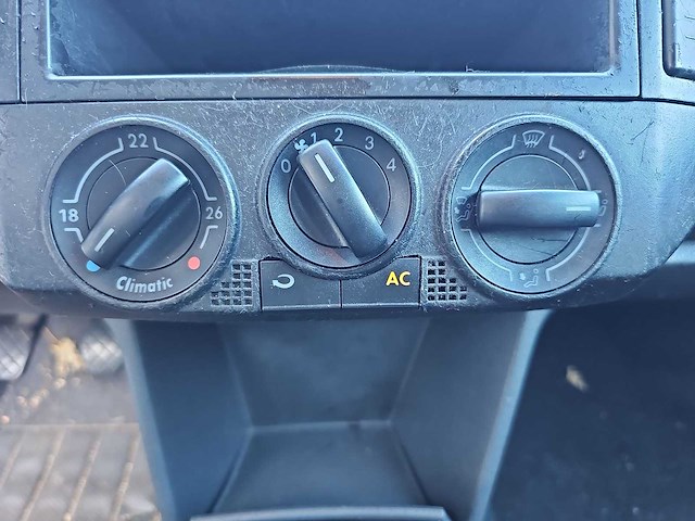 Volkswagen polo 1.4-16v highline 2002 | 23-jf-gl - afbeelding 10 van  22