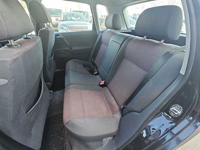 Volkswagen polo 1.4-16v highline 2002 | 23-jf-gl - afbeelding 13 van  22