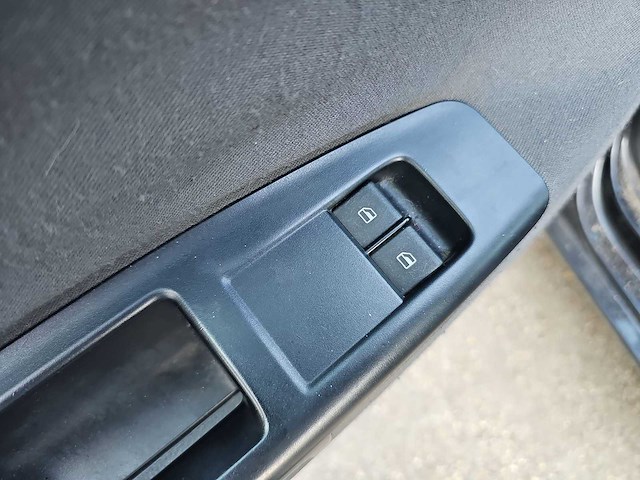 Volkswagen polo 1.4-16v highline 2002 | 23-jf-gl - afbeelding 4 van  22