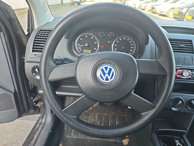 Volkswagen polo 1.4-16v highline 2002 | 23-jf-gl - afbeelding 8 van  22