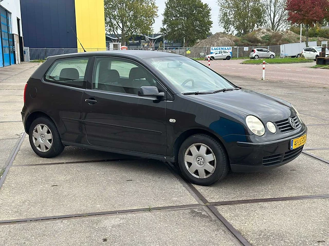 Volkswagen polo 1.4-16v highline, 41-lg-dd - afbeelding 2 van  9
