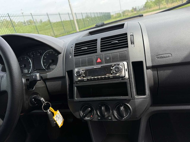 Volkswagen polo 1.4-16v optive , 49-xs-gn - afbeelding 7 van  19