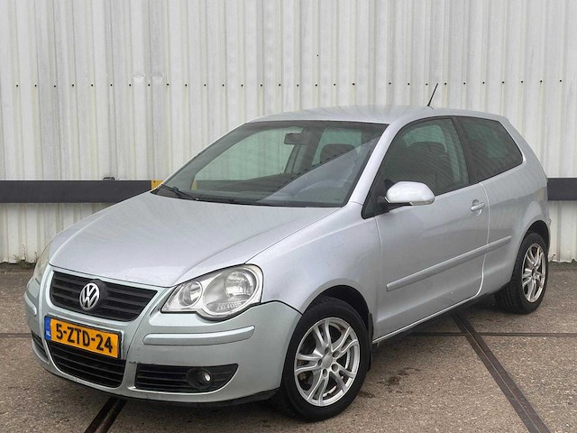 Volkswagen polo 1.4 16v optive, 5-ztd-24 - afbeelding 1 van  15