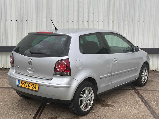 Volkswagen polo 1.4 16v optive, 5-ztd-24 - afbeelding 8 van  15