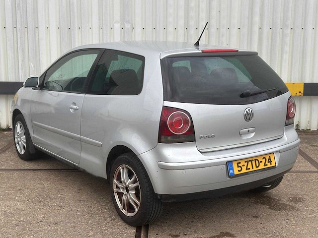 Volkswagen polo 1.4 16v optive, 5-ztd-24 - afbeelding 10 van  15