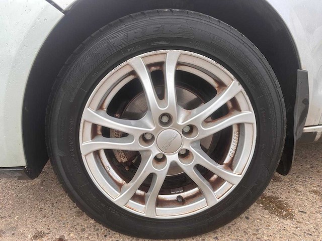 Volkswagen polo 1.4 16v optive, 5-ztd-24 - afbeelding 11 van  15