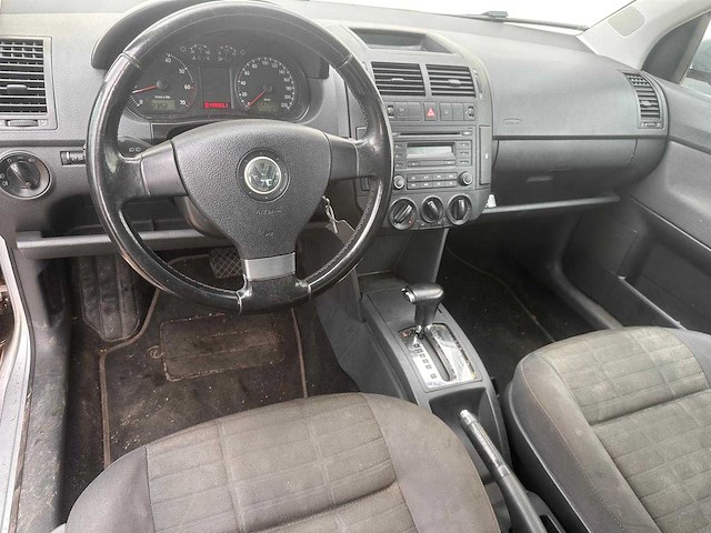 Volkswagen polo 1.4 16v optive, 5-ztd-24 - afbeelding 12 van  15