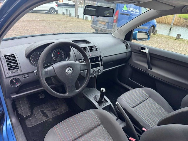 Volkswagen polo 1.4-16v optive 73-xl-fs - afbeelding 2 van  6