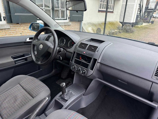 Volkswagen polo 1.4-16v optive 73-xl-fs - afbeelding 4 van  6