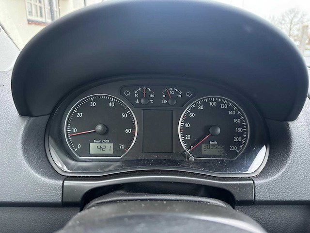 Volkswagen polo 1.4-16v optive 73-xl-fs - afbeelding 2 van  13
