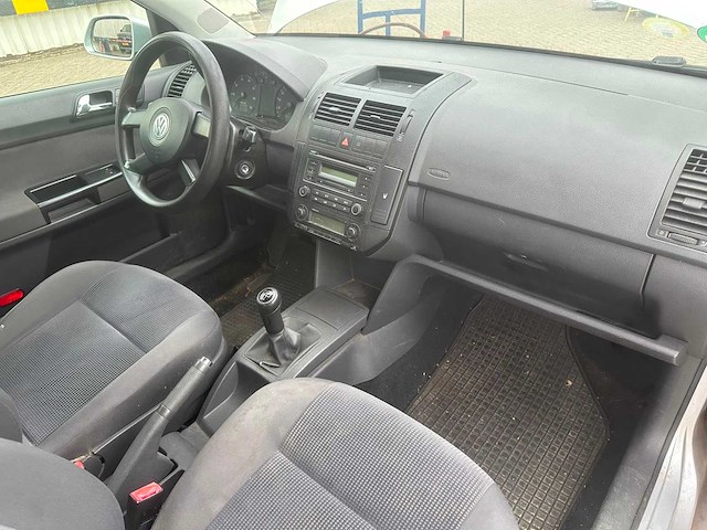 Volkswagen polo 1.4 16v trendline, nn-084-v - afbeelding 8 van  12