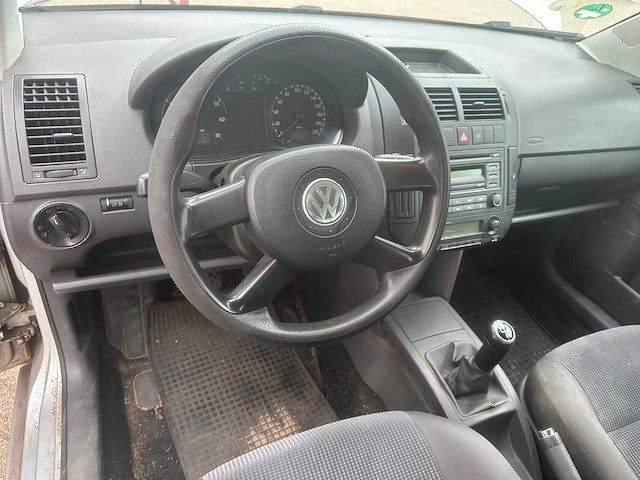 Volkswagen polo 1.4 16v trendline, nn-084-v - afbeelding 11 van  12