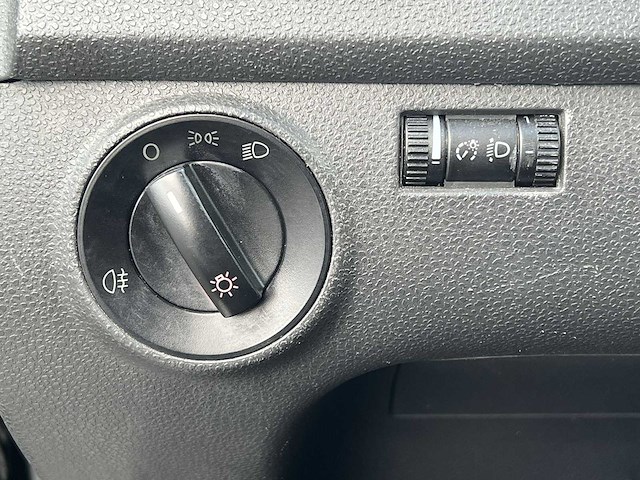 Volkswagen polo 1.4-16v turijn 2005 | 78-rh-pp - afbeelding 10 van  25