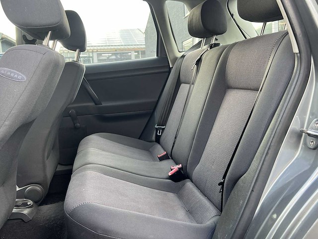 Volkswagen polo 1.4-16v turijn 2005 | 78-rh-pp - afbeelding 13 van  25