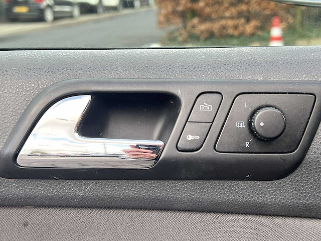 Volkswagen polo 1.4-16v turijn 2005 | 78-rh-pp - afbeelding 5 van  25