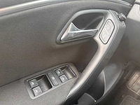 Volkswagen polo 1.4 tdi comfortline automaat; ph-564-h - afbeelding 2 van  10