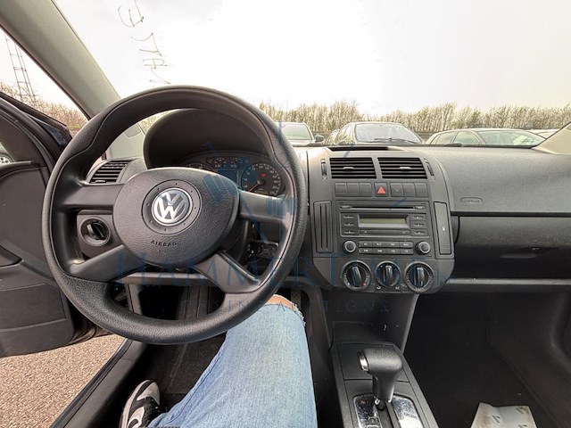 Volkswagen polo 1.4i 16v base 75 at, 2005 - afbeelding 7 van  38