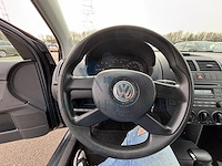 Volkswagen polo 1.4i 16v base 75 at, 2005 - afbeelding 11 van  38