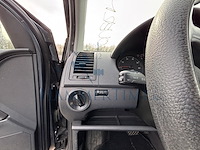 Volkswagen polo 1.4i 16v base 75 at, 2005 - afbeelding 14 van  38