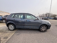 Volkswagen polo 1.4i 16v base 75 at, 2005 - afbeelding 33 van  38