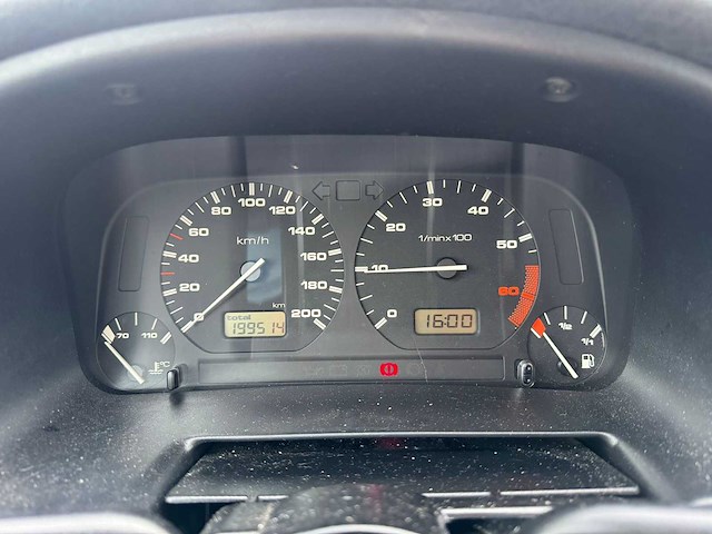 Volkswagen polo 1.6 - 1996 | yountimer | nv-vf-24 iaw - afbeelding 3 van  6