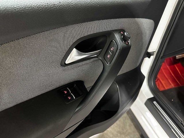 Volkswagen polo gti 1.4 tsi 180pk 2011 automaat, jtl-90-x - afbeelding 19 van  37